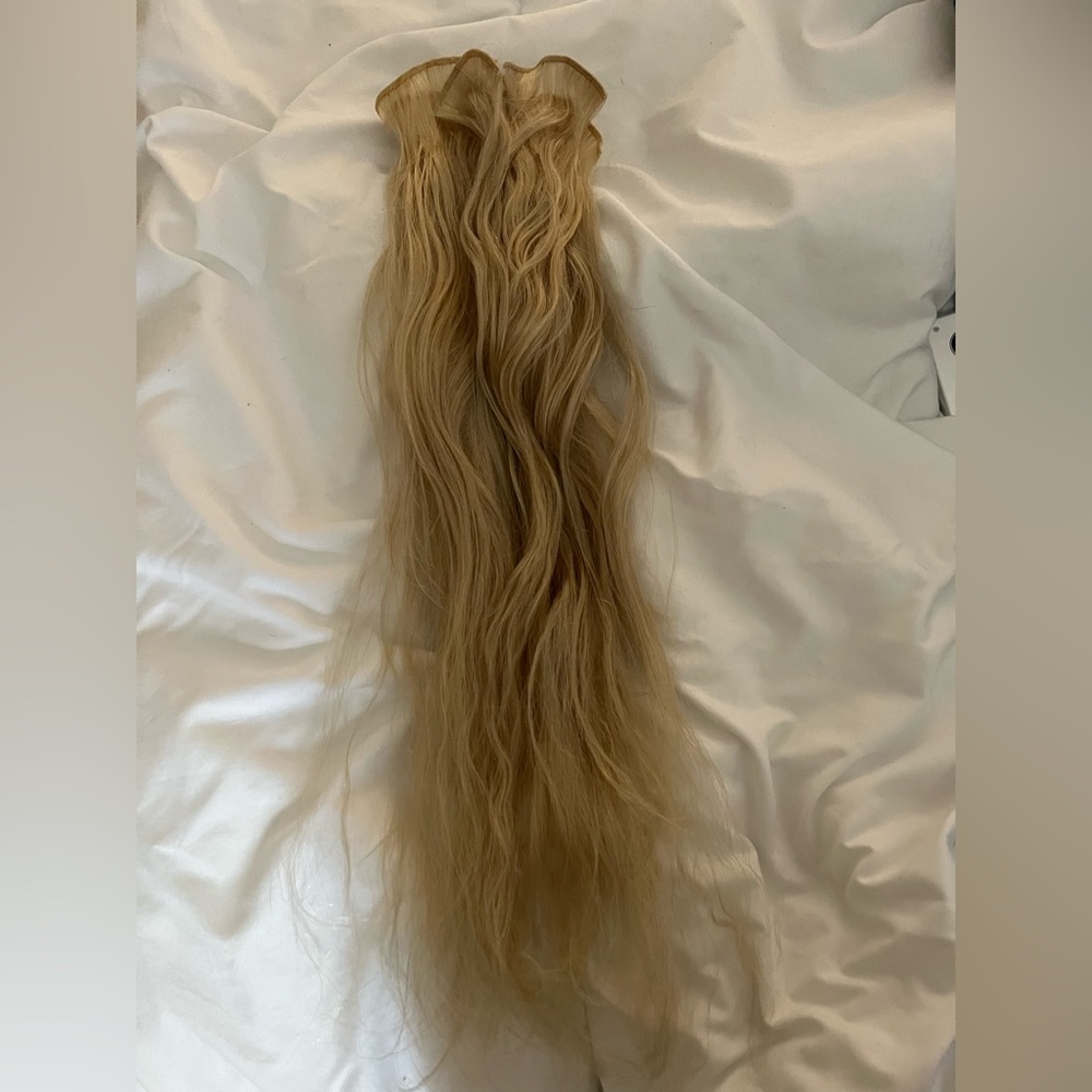 blonde human hair 22’ weft extensions